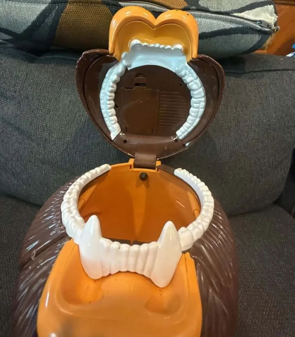 Vintage 1999 The Original Roaring Talking Lion Cookie Jar